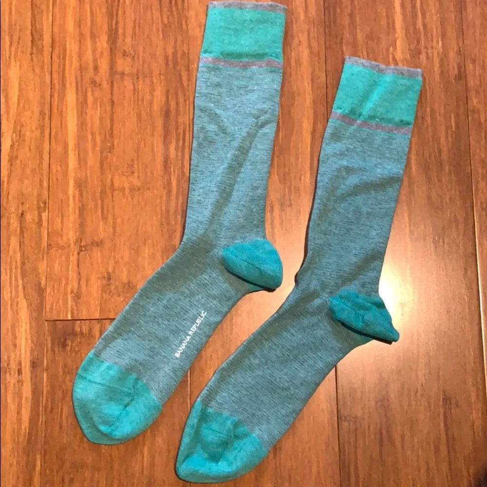 Two pairs of men’s Banana Republic socks